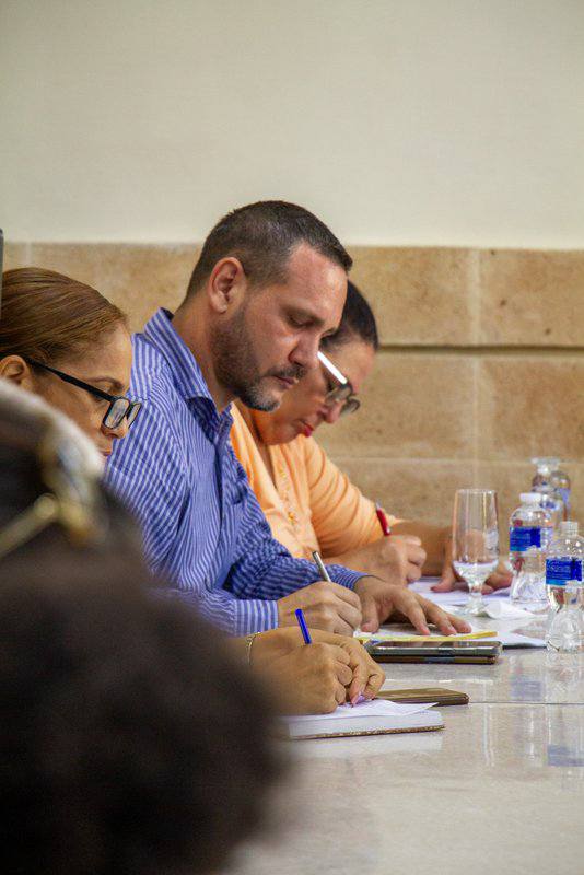 CubaMined's tweet photo. 🇨🇺 La ministra de Educación Naima Ariatne Trujillo Barreto compareció ante más de 12 medios de prensa nacionales para ofrecer información detallada sobre el inicio y desarrollo del curso escolar 2025-2026, que iniciará el próximo #1deSeptiembre. https://t.co/9h3oPlArp9