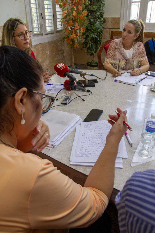 CubaMined's tweet photo. 🇨🇺 La ministra de Educación Naima Ariatne Trujillo Barreto compareció ante más de 12 medios de prensa nacionales para ofrecer información detallada sobre el inicio y desarrollo del curso escolar 2025-2026, que iniciará el próximo #1deSeptiembre. https://t.co/9h3oPlArp9