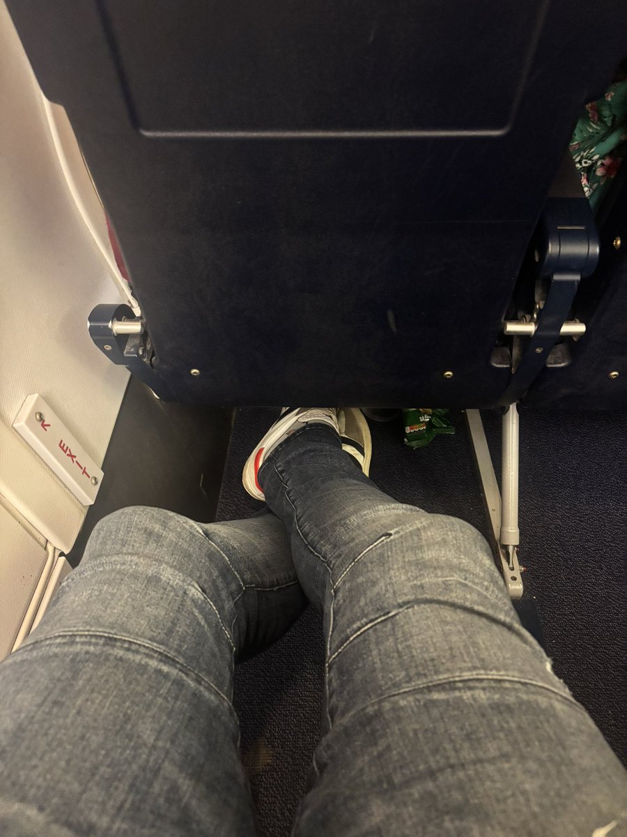 6’2 and legroom on <a href="/Ryanair/">Ryanair</a> 🙏

Don’t worry I won’t tell anyone