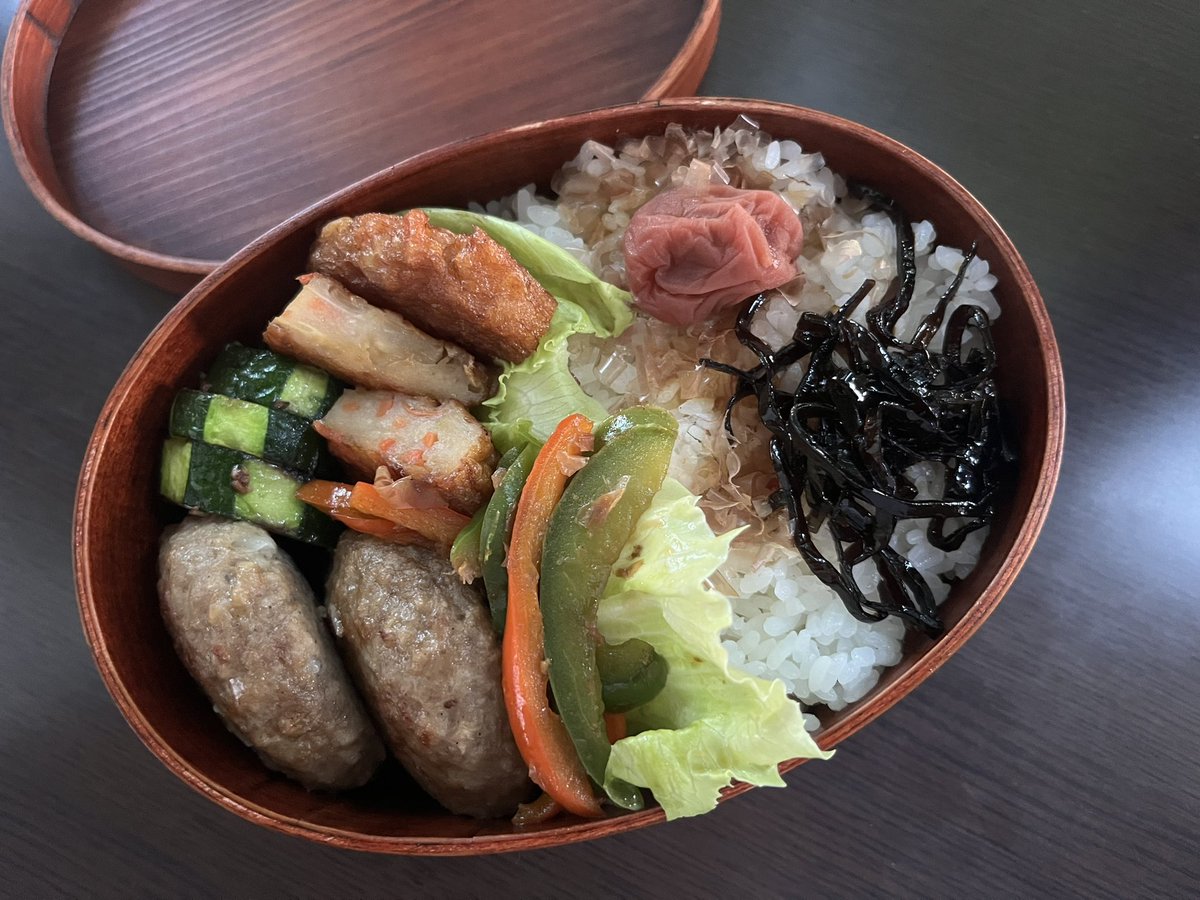 黄色担当のたまごを切らしました…
チーズインハンバーグは大量に作って冷凍しています

#今日の茶弁