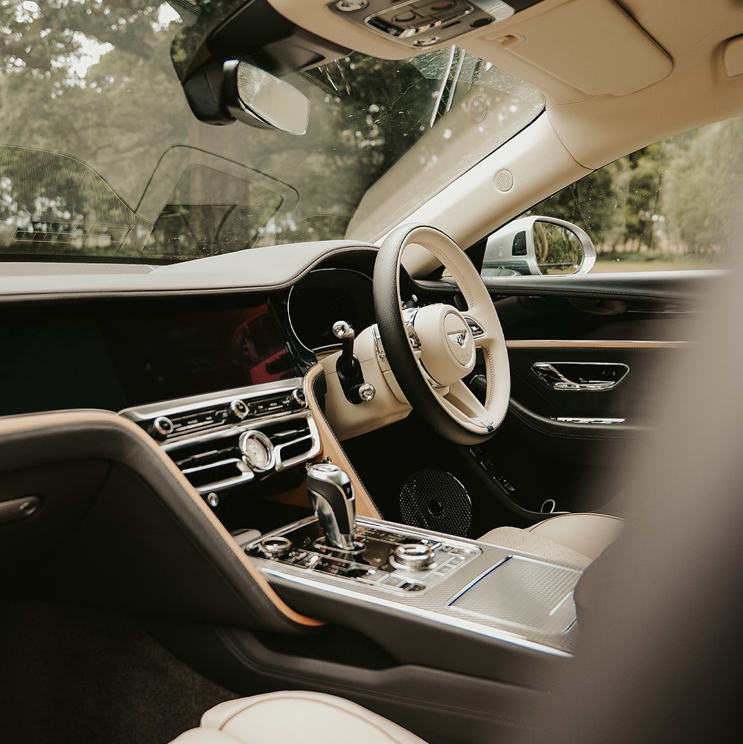 nocarcontext's tweet photo. Bentley Flyingspur🖤🖤 https://t.co/4iTmZAyni9