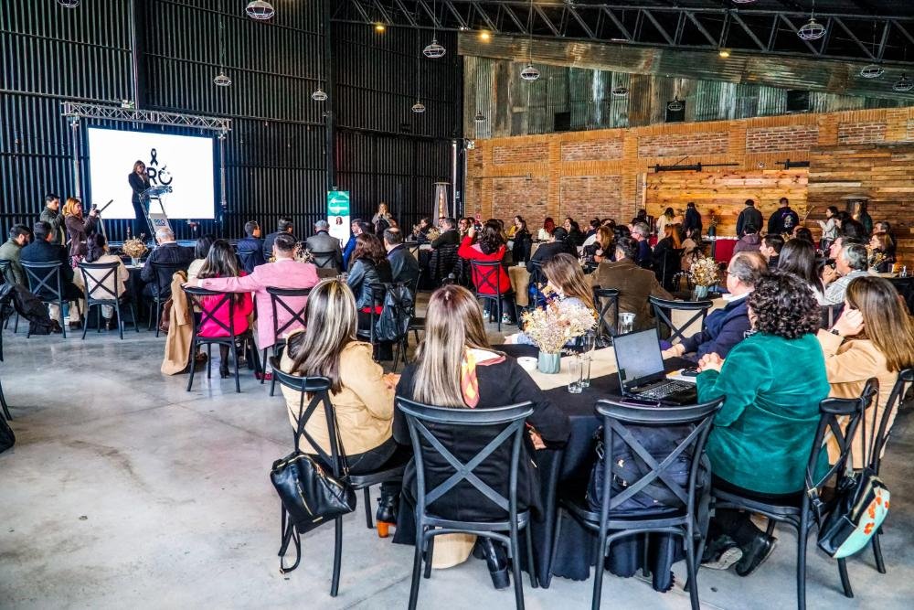Sostenibilidad y oportunidades: la minería de bajo impacto protagonizó el encuentro internacional impulsado por Pro O’Higgins y Corfo: * El evento convocó a cerca de 150 asistentes del… dlvr.it/TMjBC3 #Sostenibilidad #Minería #BajoImpacto #Oportunidades #ProOHiggins