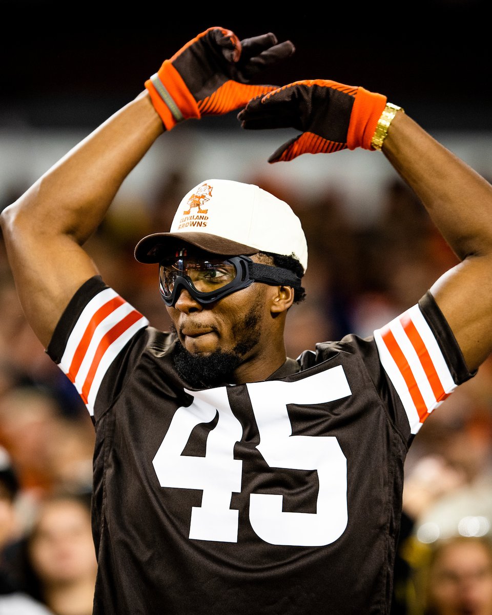 already got the jersey! let's work, <a href="/spidadmitchell/">Donovan Mitchell</a> 😂