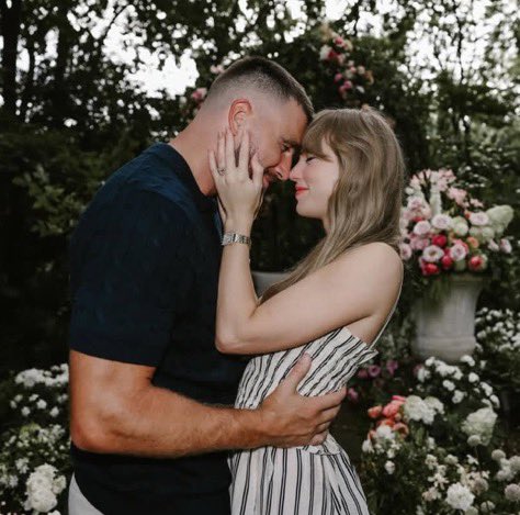 PortalOTHBR's tweet photo. You know how to ball, I know Aristotle ♥️💍 https://t.co/QByrVmi9sJ