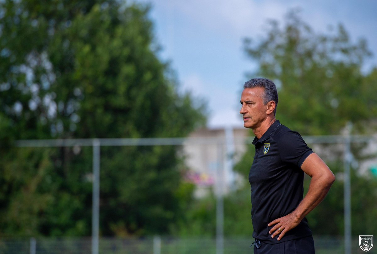 Péricles Chamusca (بيركليس شاموسكا) tweet media