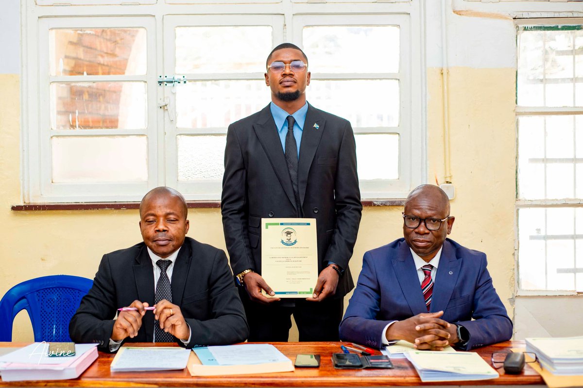 TeddyMkawanga's tweet photo. #RDC 🚨 Lundi 25/08/2025, nous avons défendu notre mémoire en vue de l’obtention du titre de Master en Gestions des Affaires Publiques à l’université #UDBL (ex #Ecopo ).Ns avons parler sur LA REDEVANCE MINIÈRE & LE DEVELOPMENT LOCAL cas de l’Ese #Kico dans la commune de Kipushi https://t.co/wDmHEihy4W