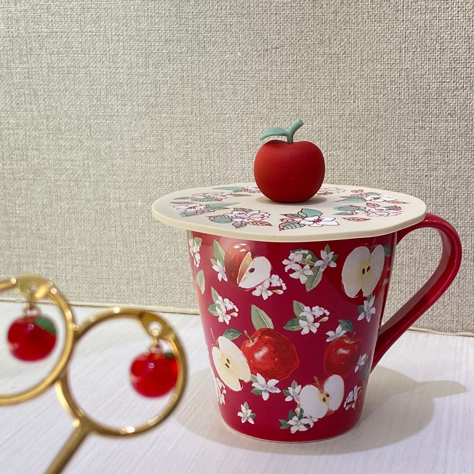 💁‍♀️店舗スタッフ本日のおすすめ リンゴのマグカップ🍎 ▷札幌三越