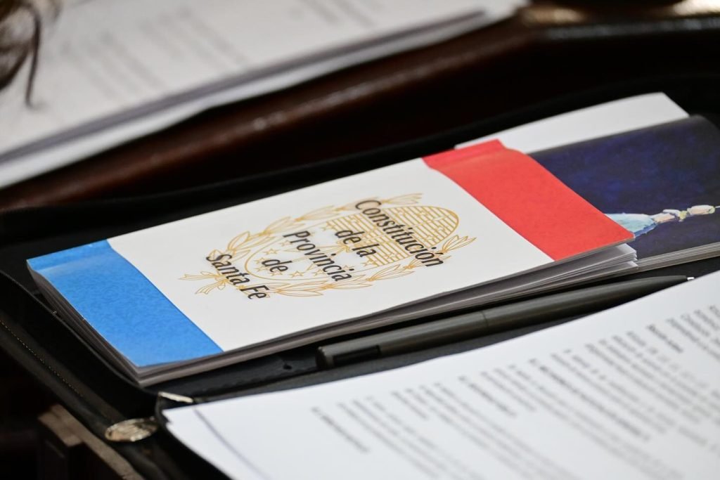 #AHORA | En #PodríaSerPeor la importada de la tarde:🟥✔️Evelin Machain (<a href="/EvelinMachain/">Evelin Machain</a>).
El tema de hoy: Mañana comienza la aprobación de la nueva Constitución.