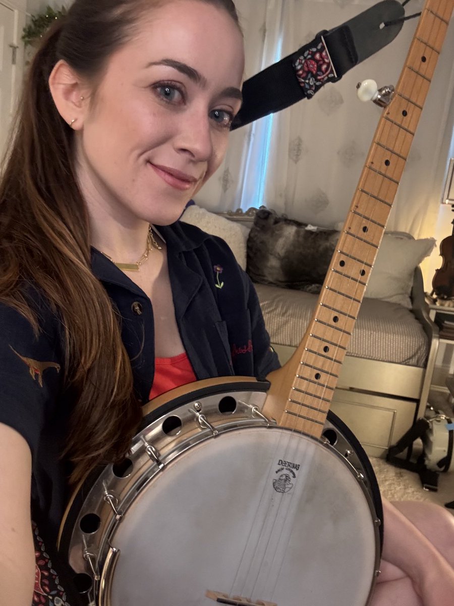 Been loving Banjo practice lately. Live now ♥️ 

twitch.tv/joplaysviolin

youtube.com/live/t4DR-YXhp…