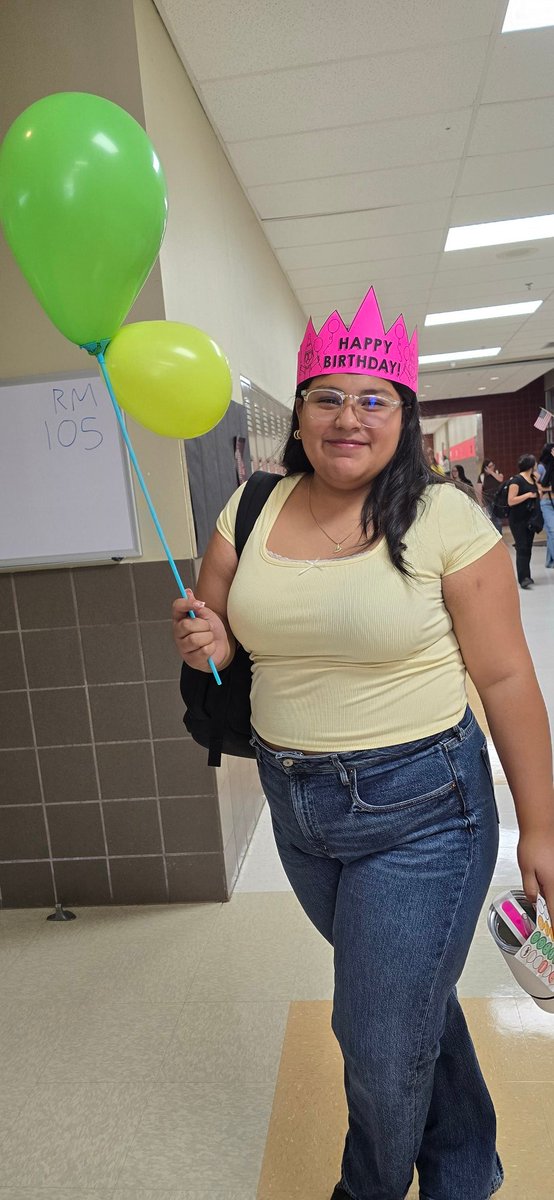 Happy birthday 🎂 Danna, from StuCo. #TISDProud <a href="/AOlvera_TISD/">Alejandro Olvera</a> <a href="/OteroElizabeth0/">Elizabeth Otero TISD</a> <a href="/MsCBeanes_TISD/">Claudia Beanes M.Ed. CSC</a> <a href="/espinozam_TISD/">Teresa Espinoza</a>