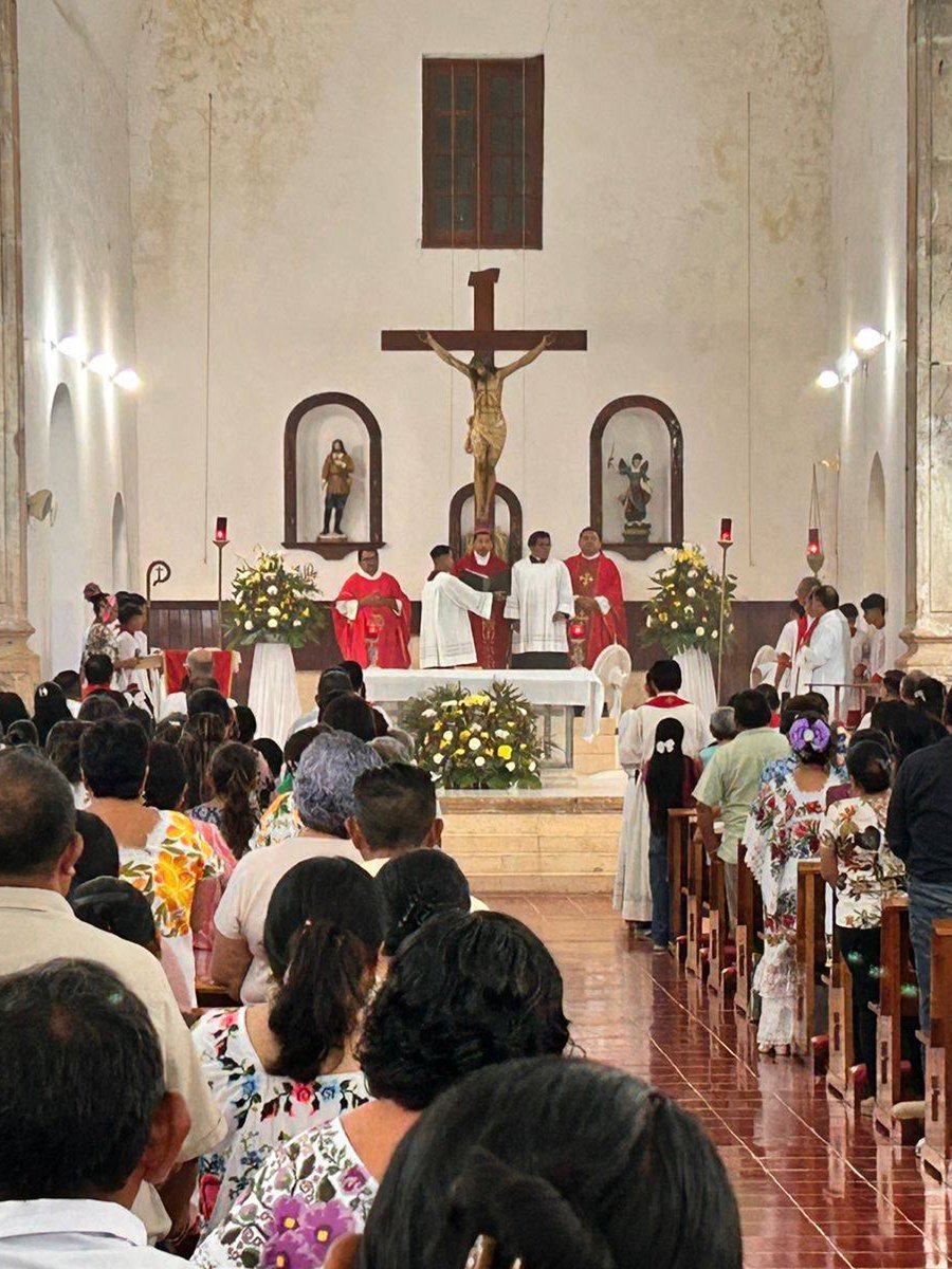 KofC17543's tweet image. La parroquia de Nuestra Señora de la Candelaria y San Isidro Labrador, Chikindzonot, Yucatán, dio la bienvenida al nuevo párroco, P. David Alfonso Tejero Vega. La Ceremonia fue presidida por Mons. Mario Medina Balam, Obispo Auxiliar de Yucatán. Ago, 25, 2025.