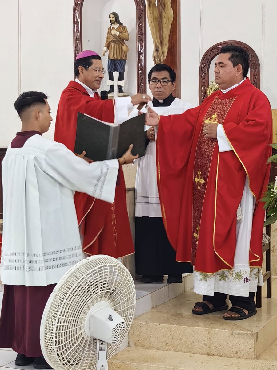 KofC17543's tweet image. La parroquia de Nuestra Señora de la Candelaria y San Isidro Labrador, Chikindzonot, Yucatán, dio la bienvenida al nuevo párroco, P. David Alfonso Tejero Vega. La Ceremonia fue presidida por Mons. Mario Medina Balam, Obispo Auxiliar de Yucatán. Ago, 25, 2025.