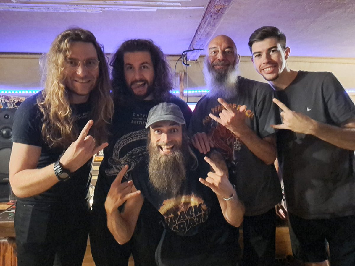 And just like that we've finished tracking on our first record!
Can't wait to hear how it comes out at the end! Thank you to Glen and Gripper over at Broadoak Park Studios for having us over and doing such an amazing job capturing our sound.
#foundry #boardoakparkstudios