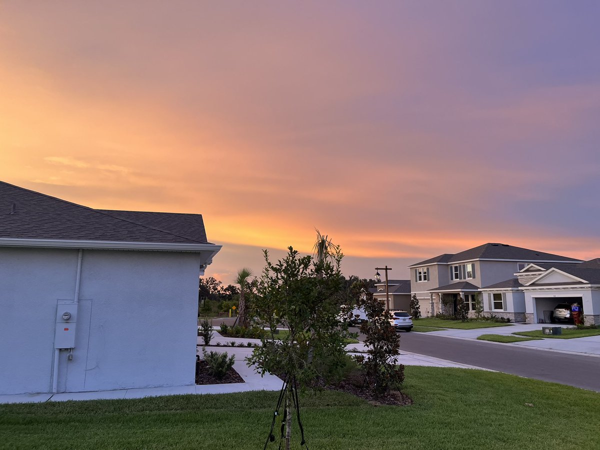 adam_ap_wdw's tweet image. Random sunsets between home and Disney over the past 30 days.