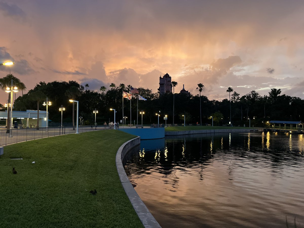 adam_ap_wdw's tweet image. Random sunsets between home and Disney over the past 30 days.