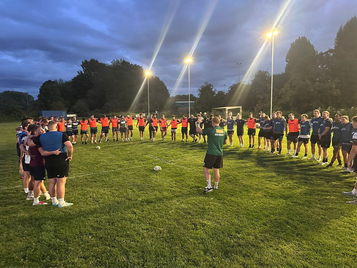 Our Senior Men’s squad headed to Bury St Edmunds tonight for a joint training session 🤝 Lots learnt &amp; great prep for the season ahead! 🦚

📅 Sat 30th Aug: Pre-Season Double Header v Norwich (12:30 KO, 3G)
📅 Sat 6th Sept: League opener v Colchester 🦚

#Peacocks #PreSeason