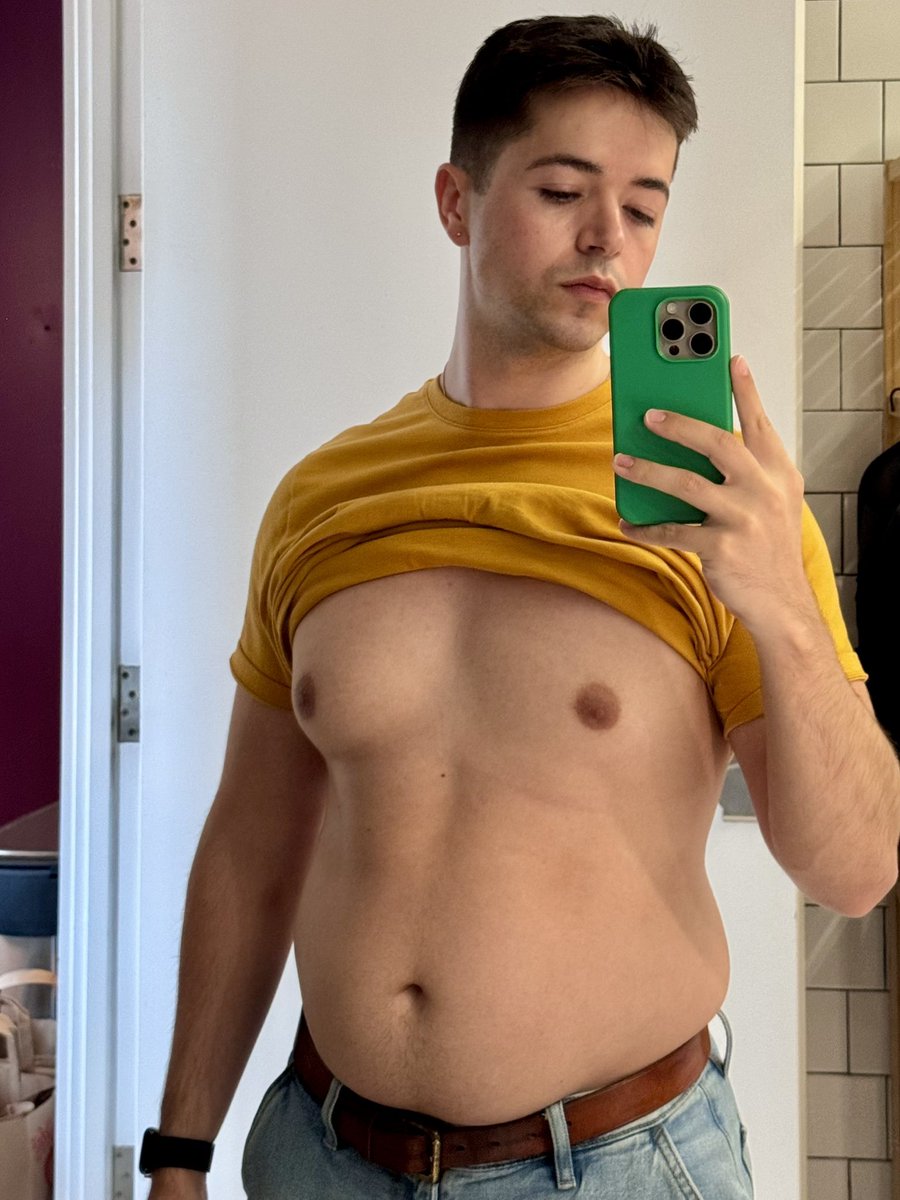 whores_devours's tweet image. still here