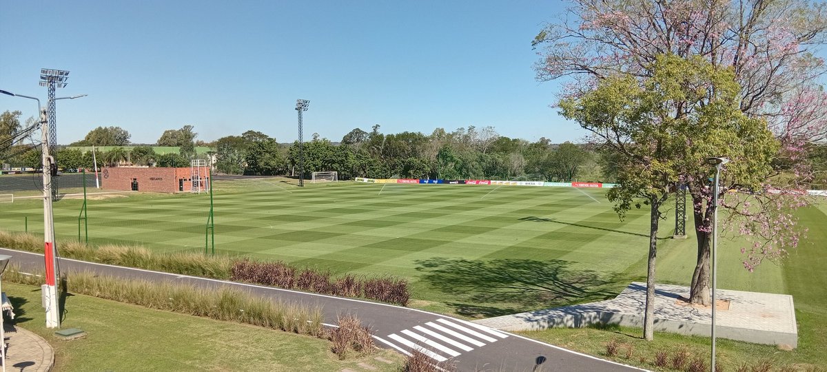 Belleza!!! Cancha 3 del CARDE de Ypane. La casa de la seleccion.
