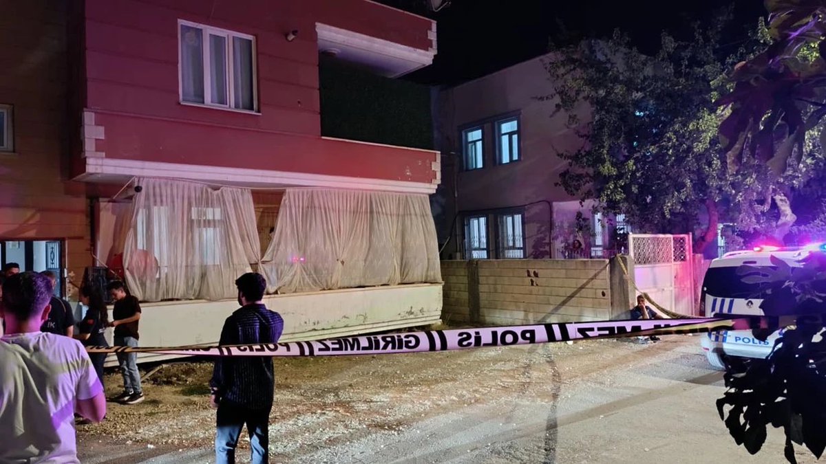 Adıyaman’da 12 yaşındaki çocuk, annesini döven babasını bıçaklayarak ağır yaraladı.