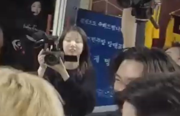매번 슈퍼주니어의 콘서트를 응원해주는
인맥에 놀라고 감…
뭘 어떻게 해야 저분들이 응원해주실까…?
(사실 너무 부러웠어요…최시원 인맥이 다수겠지만서도..)