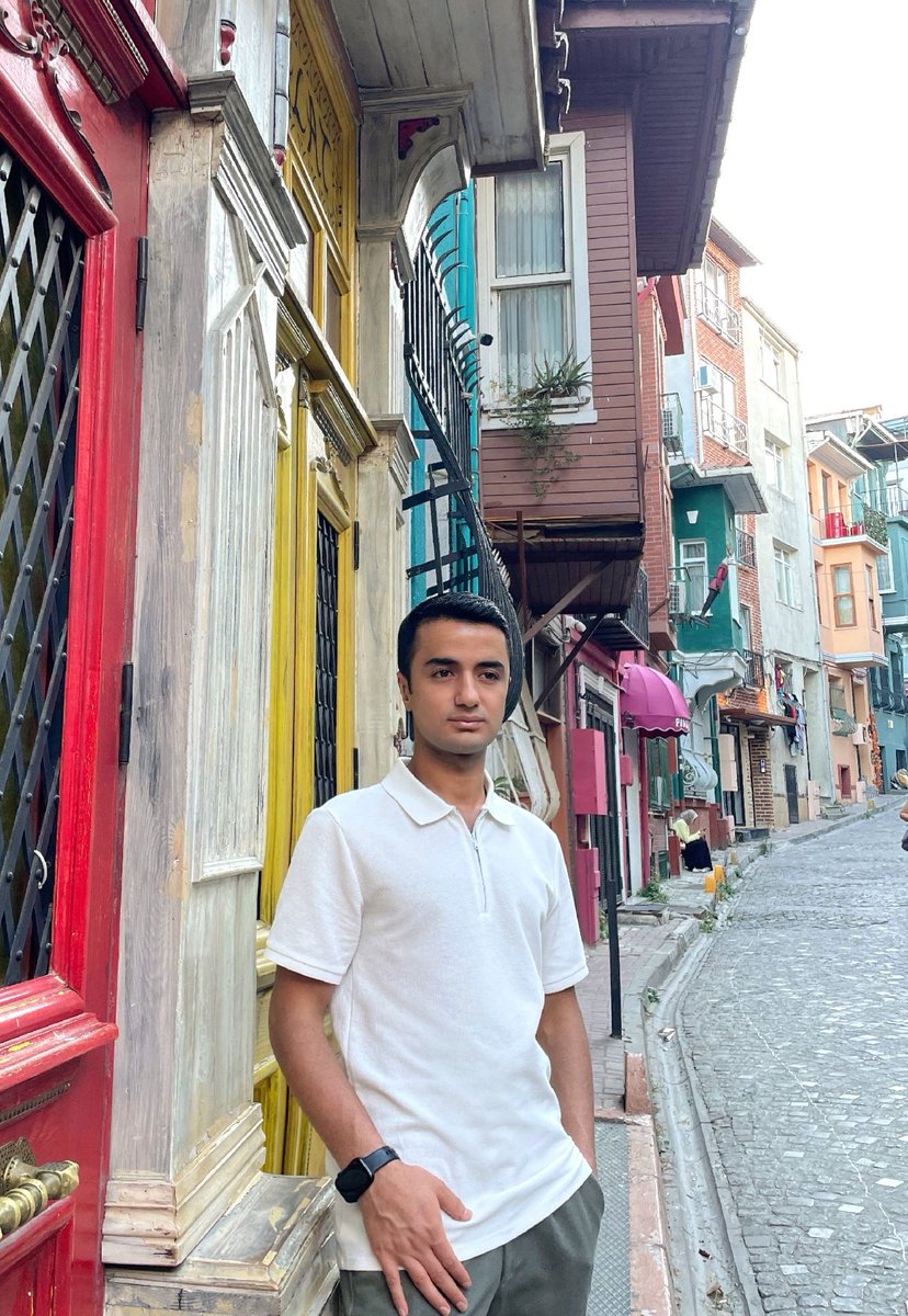 📍Balat

Ümitsizlikten sonra nice ümitler, karanlıkların sonunda nice güneşler vardır.