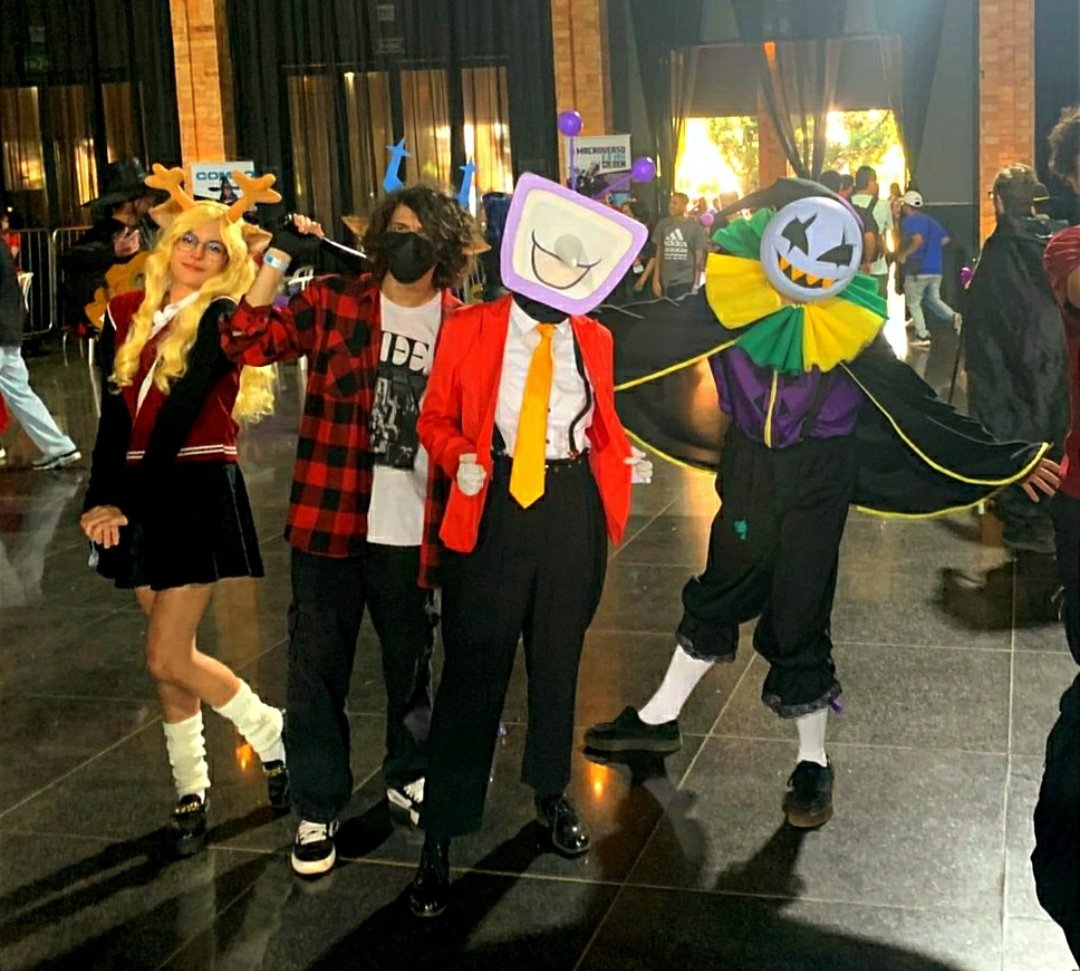 Went to a Con this weekend and had a good time with Deltarune Cosplayers!!

#Deltarune #Tenna #Jevil #Noelle #Dess