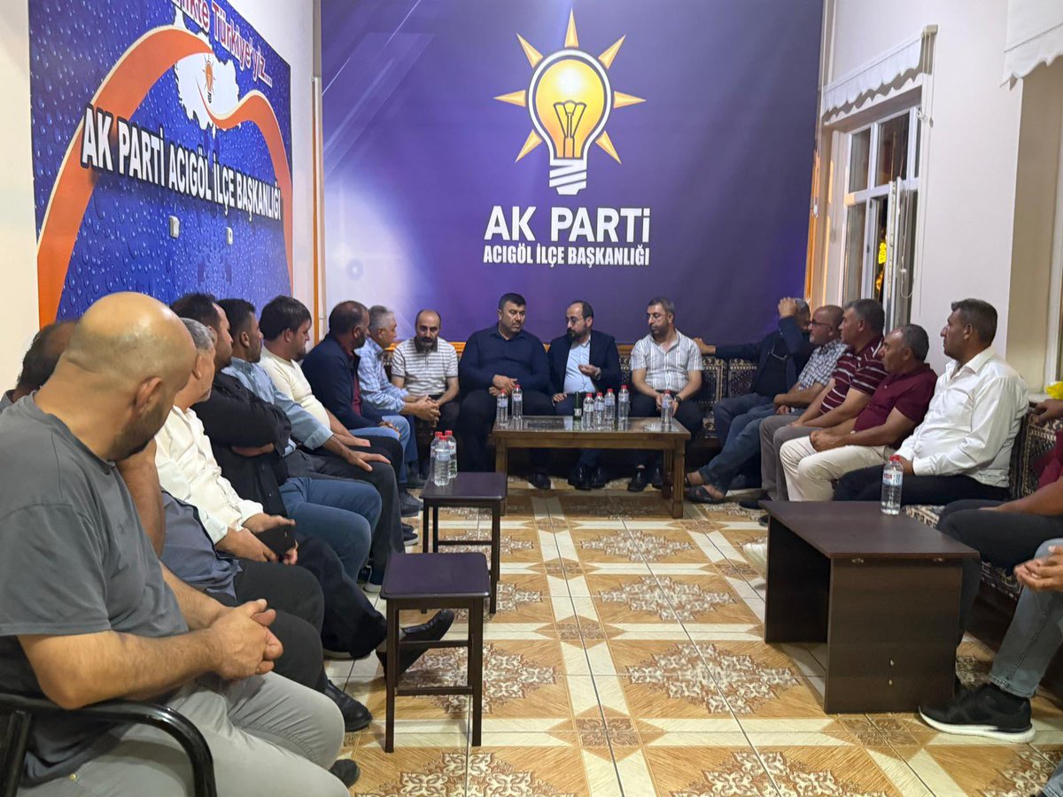 akpartiacigol's tweet photo. 📍 “AK Parti İlçe Teşkilatımız olarak; İl Teşkilat Bşk Mustafa Çiçekli, İl Koord. Emin Fırsatvermez, Karapınar Belediye Bşk Yasin Güneş, belde başkanlarımız ve değerli yönetim kurulumuzla birlikte haftalık olağan toplantımızı gerçekleştirdik.
@av_mfa @mustafacicekli @akyasin_ https://t.co/WUswsc1i2K