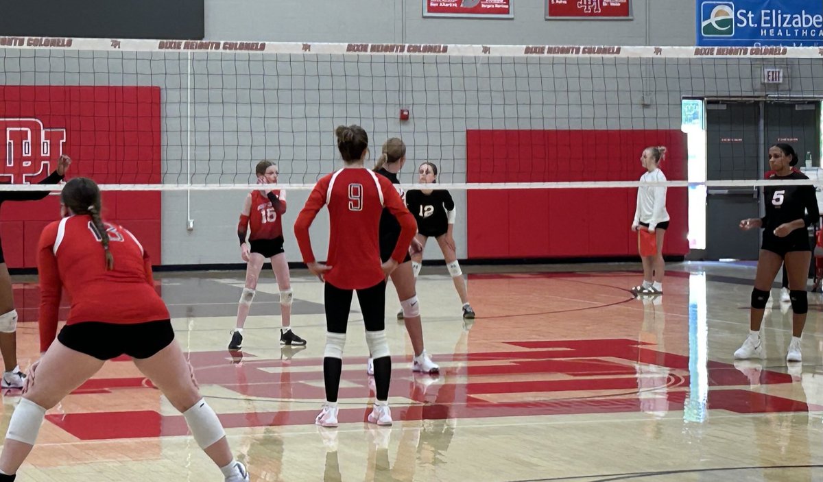 TheKCSD's tweet image. Dixie Heights High School girls volleyball vs. Holy Cross ⁦@DixieHeightsHS⁩ Good luck on the season. #TeamKenton