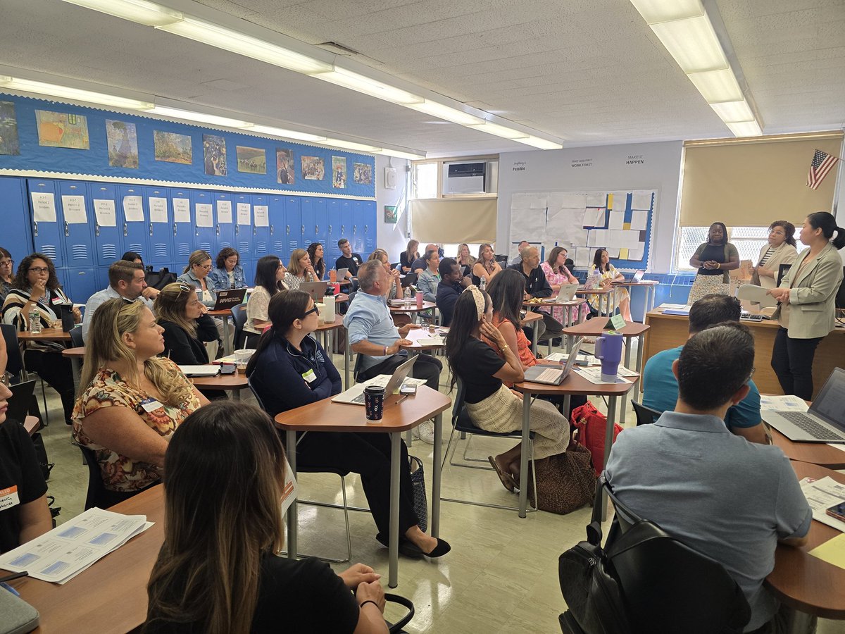 DocPalton's tweet image. Such a joy to meet with almost 150 APs from @CSD31SI today for a day of fun and learning. Our schools move because of YOU! Thank you to our  presenters and Wagner HS for hosting ❤️