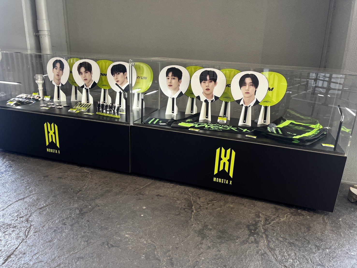 MONSTA X グッズ まとめ売り 7296178039.jpg
