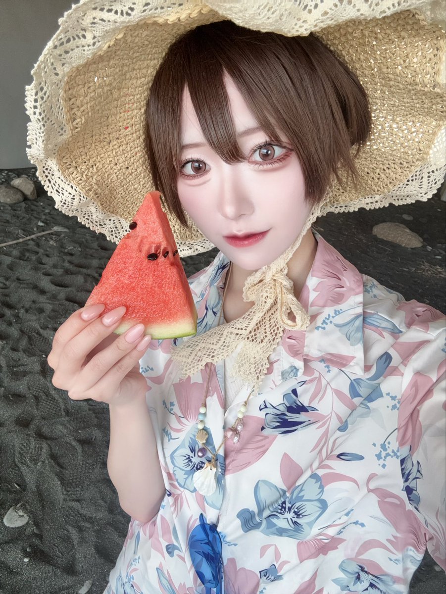 ⚠️捏造衣装⚠️
桜蘭高校ﾎｽﾄ部/藤岡ﾊﾙﾋ

夏を満喫できてたのしかった🎐🩵
もり先輩のスイカとっても甘くて美味しかった〜🥰🍉

 #出張二郎部inハワイ