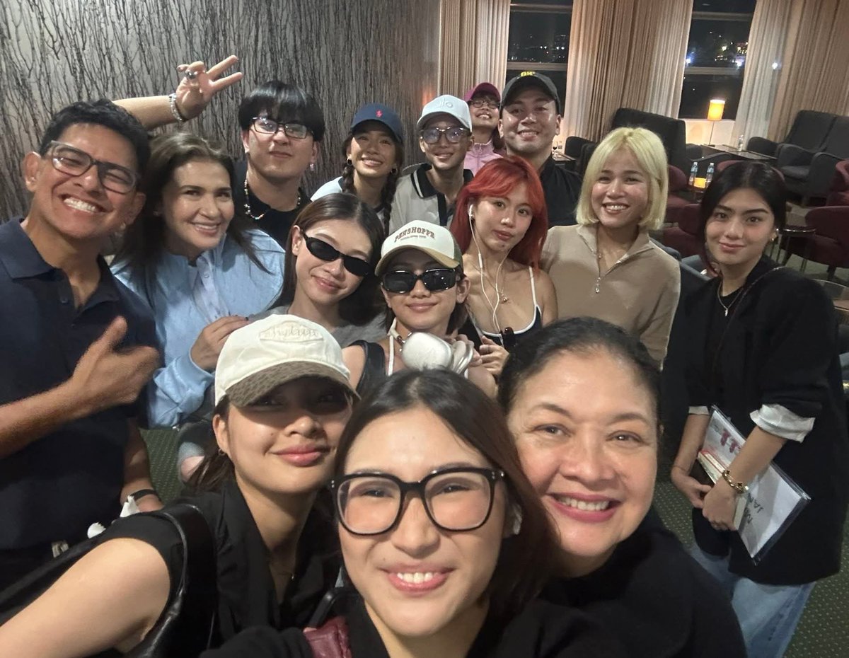 KDG Daily (@dailykdg) on Twitter photo 250827 <a href="/bini_jhoanna/">Jhoanna Robles 🦋</a>'s Mom Facebook post with BINI, <a href="/Klarissedguzman/">Klarisse De Guzman</a> and Other kapamilya's
🔗 facebook.com/share/1B9iJNW9… 250827 <a href="/bini_jhoanna/">Jhoanna Robles 🦋</a>'s Mom Facebook post with BINI, <a href="/Klarissedguzman/">Klarisse De Guzman</a> and Other kapamilya's
🔗 facebook.com/share/1B9iJNW9…