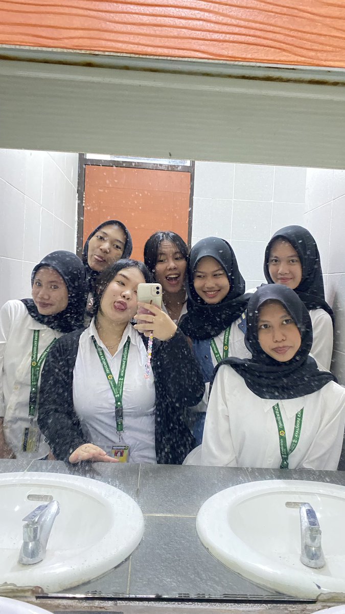izie 🩺🦷✨ tweet media