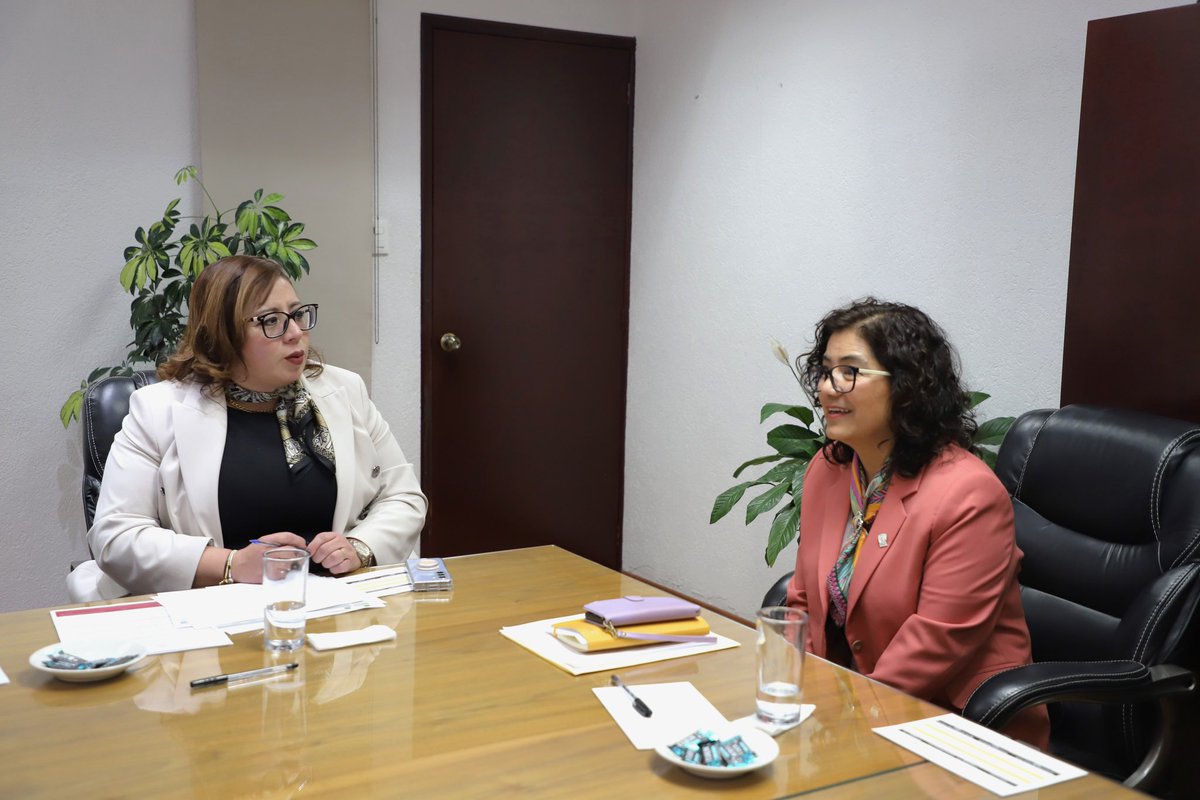 OSFEM_oficial's tweet photo. La Auditora Superior de Fiscalización del #OSFEM, Liliana Dávalos Ham, y la Rectora de la @UAEM_MX, Patricia Zarza Delgado, sostuvieron una reunión de trabajo en la que conversaron sobre el seguimiento de temas de cumplimiento ante este órgano fiscalizador. https://t.co/BoqCUIVn8F
