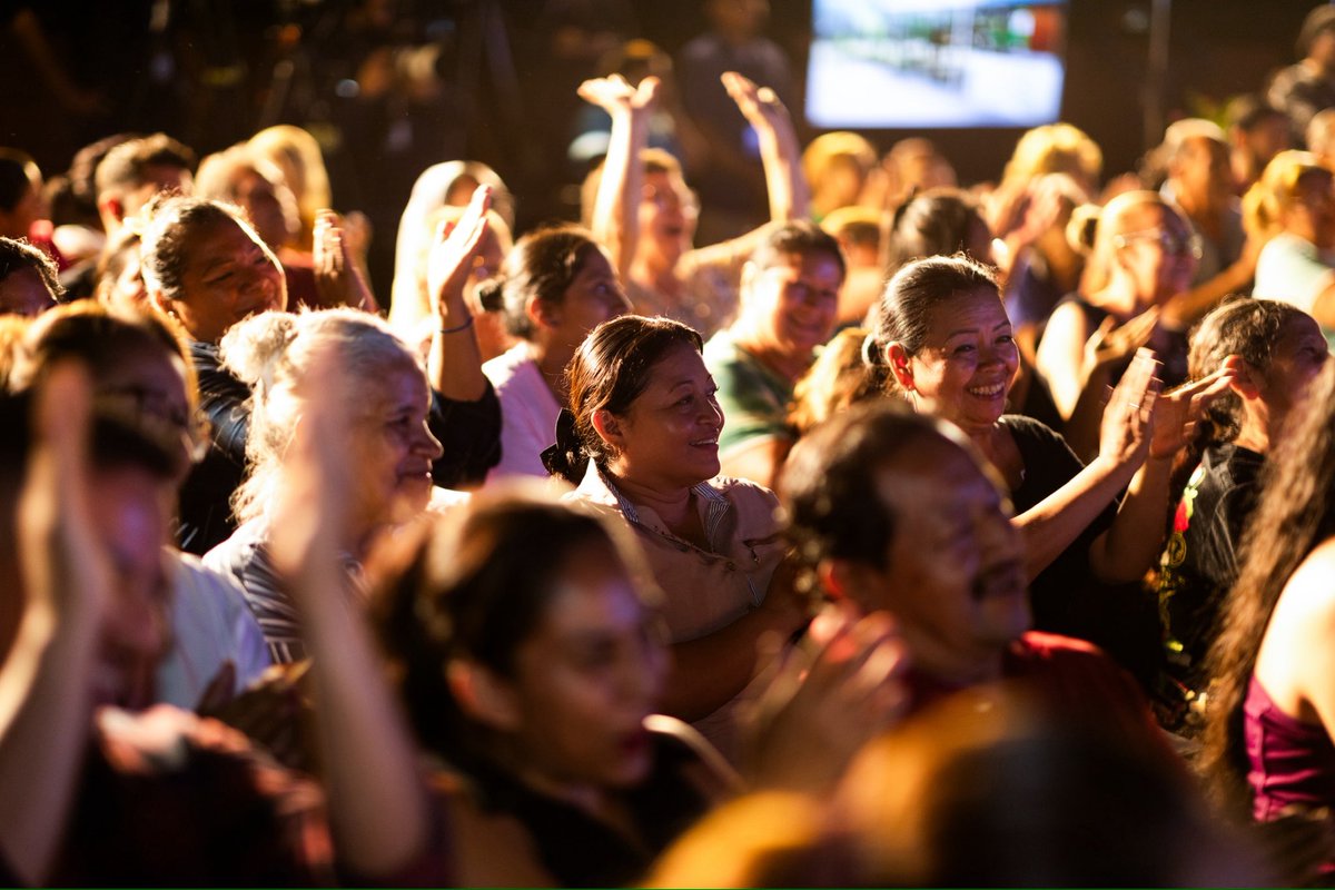 “Algo importante, en este nuevo mercado, y en los otros que también serán administrados por la Dirección de <a href="/mercadosSV/">Mercados Nacionales</a> Nacionales, es que los puestos serán asignados principalmente a los vendedores históricos, a los que ya tenían su puesto aquí antes”, Presidente <a href="/nayibbukele/">Nayib Bukele</a>.