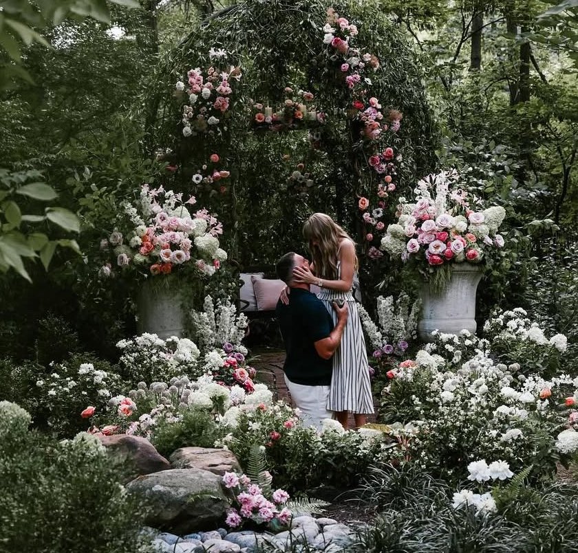 LisaTHuff's tweet image. 🚨| Taylor Swift and Travis Kelce are engaged!🫶

Get More news 📺: xily.pro/Ixue0
#SWIF #Gets #engaged