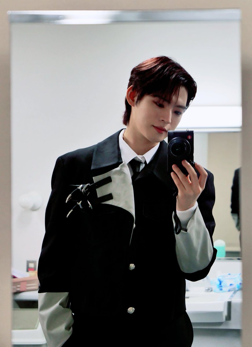 갤러리 보다가 올만에 본 잘생효❤️
#효진 #ヒョジン #HYOJIN #ONF