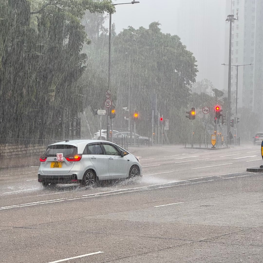北京今天的雨也太大了……