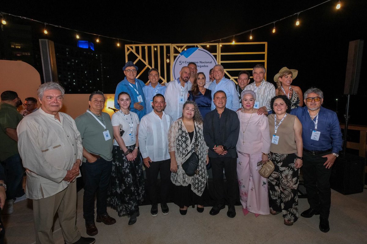 MaraLezama's tweet image. Con gran honor recibimos en Quintana Roo el 5º Congreso Nacional de la Sociedad de Autores y Compositores de México. Mujeres y hombres con desbordante talento, autores de aquellas letras que han acompañado la música de nuestras vidas y que incluso han trascendido fronteras.…