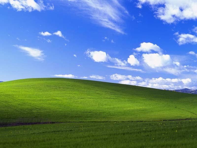 ComputerLove_'s tweet image. Windows XP wallpapers in 2001