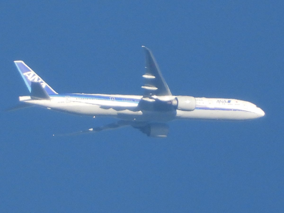 DAviation17's tweet photo. Heres a Throwback shot of @ANA_travel_info Flight NH211 Boeing 777-300ER (JA785A) seen here from (HND) to (LHR) over Wolverhampton West Midlands UK on 07/12/22 #AllNipponAirlines #ANA #JA785A #Boeing #Boeing777 #B773 #B777 #NH211 https://t.co/1ZNREmNloc