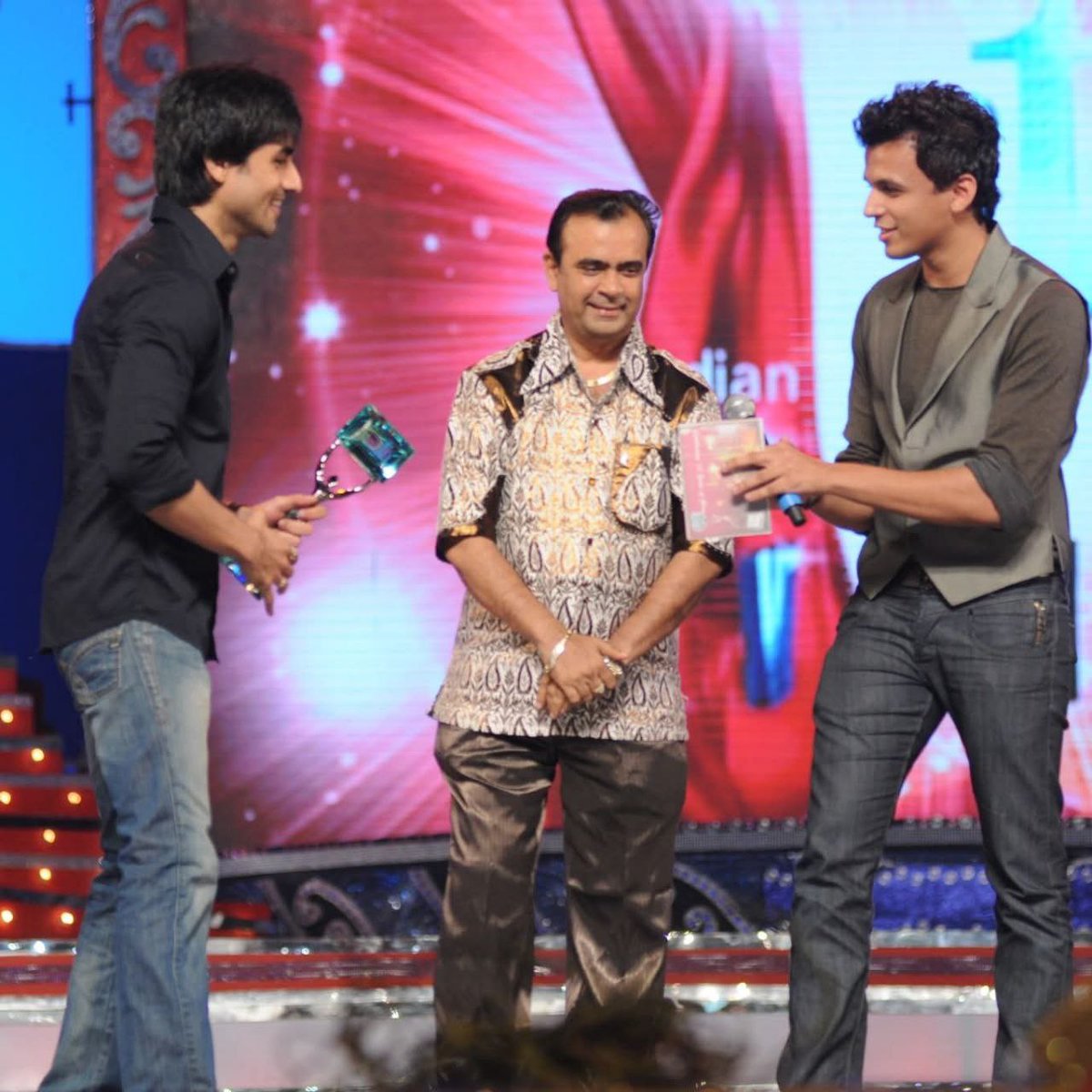 Flashback feels #HarshadChopda’s big ITA win in 2010… kya yaad hai aapko yeh pal..!
Sharing with joy: the updated ITA Fraternity Anthem. WATCH NOW..!
youtu.be/lxCsGJ1ZDCU
#ITAAwards #ITA2025 #anuranjan #shashiranjan #indiantelevisionacademy #itaanthem
#HappyGaneshChaturthi
