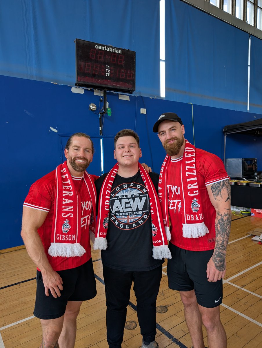 NicoPrimus's tweet image. OTT Wrestling, October 2023 

➡️

RevPro Wrestling, August 2025

GYV are my guys, you'll have my support forever🔥 #GYV #GritYourTeeth #RevPro #OTTWrestling

And thanks for noticing I had the older version of the scarf, you don't know the joy I felt🥹