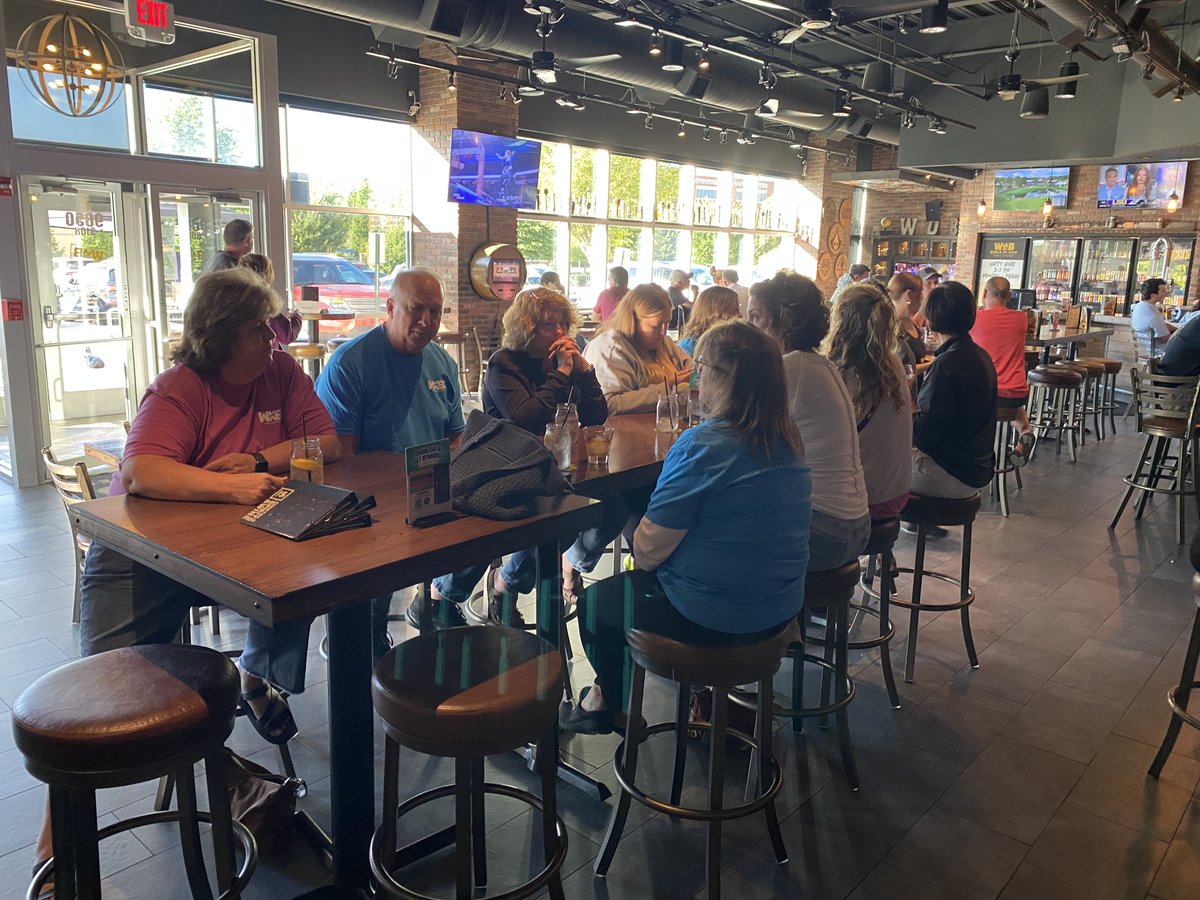 🌞🍻 The sun’s out, the weather’s perfect, and It’s Always Sunny Trivia is about to kick off at World of Beer! Who’s ready? 👀- <a href="/MJ_OnTheAir/">MJ OnTheAir</a>