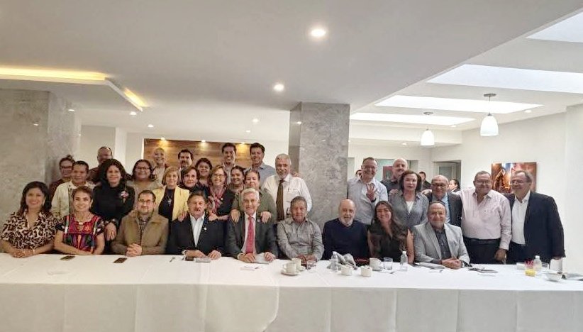 Hoy nos reunimos en el Sindicato de Mineros, junto a senadoras y senadores de las LXIV y LXV Legislaturas.

Refrendamos nuestro compromiso con la transformación de #México y, sobre todo, nuestro apoyo firme e incondicional a la presidenta <a href="/Claudiashein/">Claudia Sheinbaum Pardo</a>. 🇲🇽✨ Agradecemos la