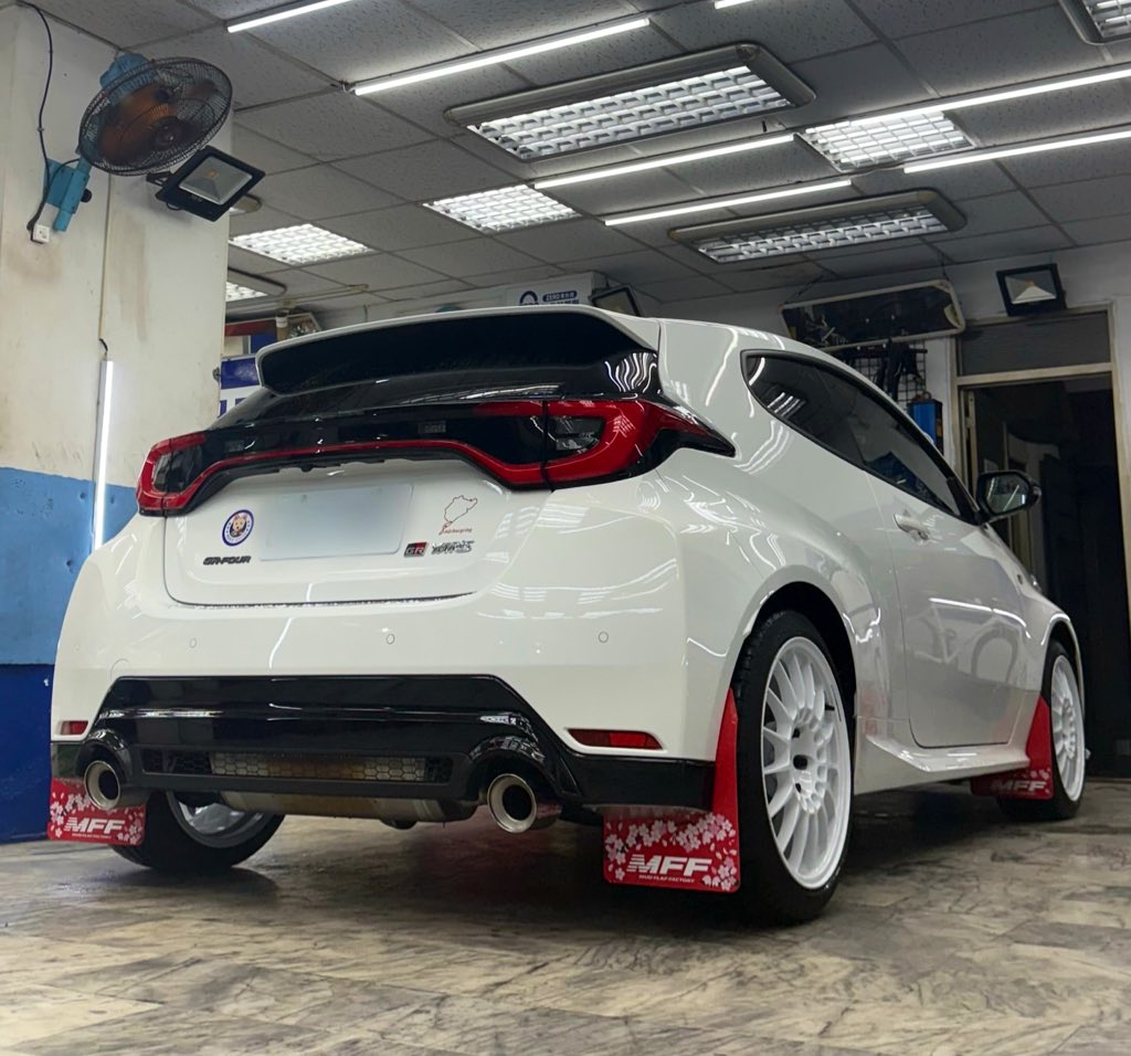 🌸桜柄🌸のマッドフラップ✨

季節を、、
そして国を問わず人気です🇬🇧🇹🇼🇦🇺🇺🇸🇩🇪
このページで立ち止まった方はぜひ！

最速でお届け👩‍💻✨
➡️ mff-japan.com

#GRヤリス #ZC33S #スイスポ