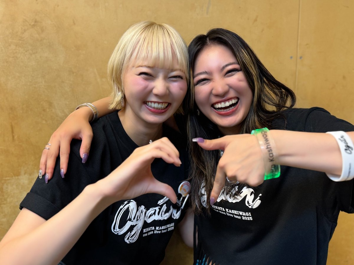 あやひなコンビの姿に興奮して忘れてたけど、そういえばえびちゅうメンバーさん達、柏木ひなたさんからダメ出しされてましたよ😂さすがボス😎(I’ll be hereのダンスが皆んな違うことやりすぎて正解が分からずダンサーさんへの振り入れが大変だったみたいです)#ひなたのライブ_again #えびちゅう