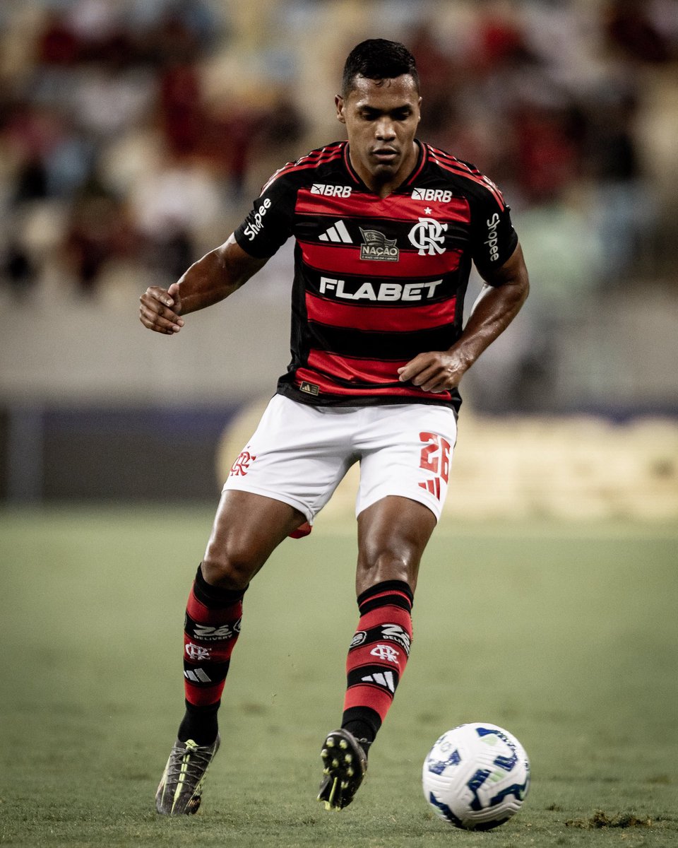 LITTLE ALVES (@flamengoml21) on Twitter photo Alex Sandro teve uma lesão muscular constatada na panturrilha esquerda.
O jogador já iniciou tratamento sob supervisão do departamento médico do Flamengo.
📸: <a href="/click__mj/">Matheus Sanches | ClickMJ</a> Alex Sandro teve uma lesão muscular constatada na panturrilha esquerda.
O jogador já iniciou tratamento sob supervisão do departamento médico do Flamengo.
📸: <a href="/click__mj/">Matheus Sanches | ClickMJ</a>