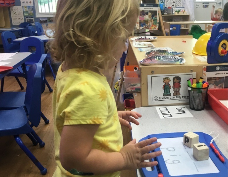 GoddardFranklin's tweet image. By tracking left to right &amp;amp; recognizing letters, some of our Bay friends in our Preschool Program spelled out small words at our Writing Center! #letterrecognition #prewritingskills #preschool