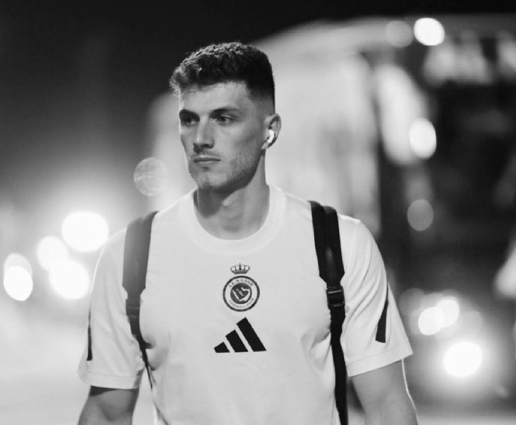 🚨🚨🚨🚨🚨 - مؤكد :

بينتو خارج اسوار نادي للنصر للموسم القادم 👋🏻